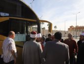 محافظ شمال سيناء يودّع حجاج الجمعيات الأهلية قبل سفرهم للأراضي المقدسة