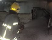 السيطرة على حريق سيارة نقل داخل جراج العتبة.. صور  
