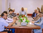 نائب محافظ سوهاج يبحث تطوير المواقع الأثرية ودعم تكتل السياحة الإقليمي