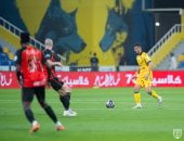 التعاون ينجو من الخسارة بتعادل مثير أمام الرياض في الدوري السعودي
