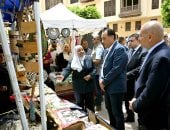 رئيس الوزراء يتفقد معرض الحرف التراثية بشارع المعز