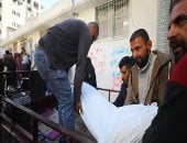 استشهاد وإصابة 5 فلسطينيين في قصف إسرائيلي على مركبة وسط قطاع غزة