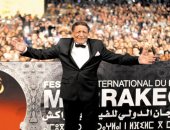 محمد فهيم يحتفل بعيد ميلاد الزعيم عادل إمام على طريقته
