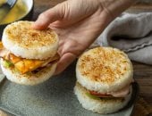 طريقة عمل برجر الأرز.. وصفة مبتكرة لعشاق التجديد