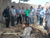 نائب محافظ الجيزة يتابع تطوير ورصف طريق أم دينار الرابط بمنشأة القناطر.. صور