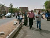 رئيس مركز الداخلة يتفقد أعمال تحسين وتطوير ميدان مسجد صابر وتوسعة طريق موط القصر