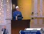 هل تغطية الرأس أثناء الإحرام تُفسده؟.. أمين الفتوى يوضح الحكم