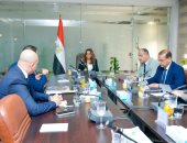 التنمية المحلية تبحث منظومة نقل أكثر أمان وانتظام للمواطن بحلول رقمية