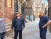 3000 متر إنترلوك ترفع كفاءة الشوارع بمدينة طهطا بسوهاج.. صور