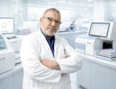من ألمانيا إلى طنطا.. رحلة عالم مصرى فى تطوير علاجات مبتكرة للسرطان.. دراسة مصرية بـ«Scientific Reports» تختبر علاجا نانويا لأورام إيرليخ الصلبة.. إيهاب طوسون: هدفنا استهداف الخلايا السرطانية دون إضرار السليمة
