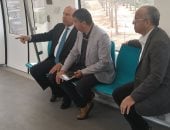 ​وزير النقل يستقل "المونوريل" متوجهاً لمكتبه بالعاصمة الإدارية 