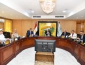 محافظ دمياط يرأس اجتماعًا لمتابعة تنفيذ توصيات "دمياط للطاقة النظيفة"