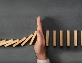 أنت اجتماعى ولا معندكش حدود شخصية؟.. اعرف امتى العفوية تؤدى للتجاوز