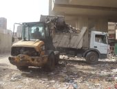 رفع 1140 طن قمامة بتجمعات بترعة الزمر والمنيب فى الجيزة.. صور