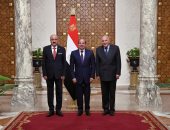 خلال استقباله وزيرى خارجية الجزائر وتونس.. الرئيس السيسى يوكد ضرورة تكثيف التشاور والتنسيق فى ظل الظروف الاستثنائية بالمنطقة عبر الآلية الثلاثية كإطار دبلوماسى استراتيجى لدول الجوار 