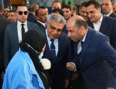 وزير العمل ومحافظ الدقهلية يتفقدان عددا من المصانع بالمنطقة الصناعية بجمصة