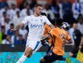بعد نهاية الشوط الأول .. النصر بطلا للدورى السعودى وضمك الهابط