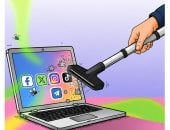 تنظيف السوشيال ميديا.. كاريكاتير اليوم السابع يرصد حجب حسابات 12 شخصا