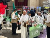 الحجاج يتأهبون لمشعر عرفات.. رئيس بعثة الحج المصرية: تفويج جميع حجاج القرعة لمكة استعدادا للمناسك.. أكبر خطة تصعيد لراحة ضيوف الرحمن.. ولا دخول للمشاعر المقدسة بدون نسك.. وندعو الجميع بعدم التدافع