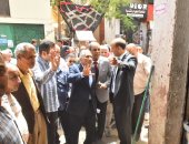 أسيوط تتوسع فى مشروعات الأسواق الحضارية.. المحافظة تسعى للقضاء على العشوائيات وتنظيم حركة التجارة.. الحمراء ومنفلوط والكوم الأحمر أبرز المشروعات لدعم الباعة الجائلين وتحسين المظهر الحضارى.. صور