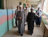 رئيس منطقة سوهاج الأزهرية يتابع أعمال تصحيح امتحانات الشهادتين الابتدائية والإعدادية