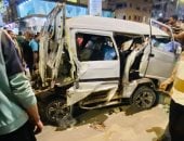 إصابة 9 أشخاص في حادث اصطدام سيارة نقل بعدد من السيارات في مطروح.. صور