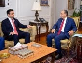 وزير الخارجية يبحث مع عضو بالنواب الأمريكي دعم الشراكة بين مصر وأمريكا