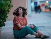 4 وضعيات تصوير احترافية على طريقة الموديلز.. جربيها في العيد 