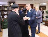 محافظ الجيزة يتلقى تهنئة وفود الكنائس بمناسبة عيد الأضحى المبارك