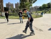 "السكيت” يخطف الأنظار فى الحديقة الدولية وسط أجواء الفرحة بأول أيام العيد