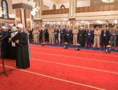 الرئيس السيسي يؤدى صلاة عيد الأضحى بمسجد الرحمن الرحيم.. صور 