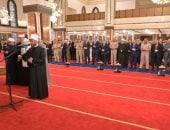 الرئيس السيسى يؤدى صلاة العيد بمسجد الرحمن الرحيم ويشهد شعيرة ذبح الأضاحي.. صور 