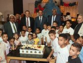 محافظ سوهاج يشارك أطفال مؤسسة البنين وتحسين الصحة فرحتهم بالعيد