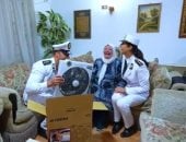 دموع الفرحة تزين دور الرعاية.. مشاهد محبة فى معايدة الداخلية للمسنين.. فيديو