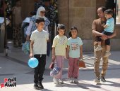 ملاهى وبلالين.. العائلات والأطفال يحتفلون بثالث أيام العيد فى حديقة الأزهر.. صور