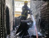 السيطرة على حريق داخل شقة سكنية فى الدرب الأحمر دون إصابات.. صور