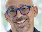 مؤلف كتاب "مستقبل الحقيقة" يدافع عن نفسه بعد استخدام الذكاء الاصطناعي