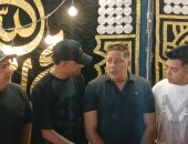 عصام صاصا يواسي حمو بيكا في عزاء والده بالاسكندرية.. فيديو