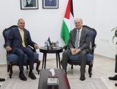 سفير مصر في رام الله يلتقي برئيس الوزراء الفلسطيني