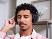 كيف تعمل ميزة إلغاء الضوضاء فى السماعات وهل هى آمنة على الأذن؟