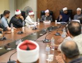 أمين البحوث الإسلامية يجتمع بأعضاء لجنة مراجعة طباعة المصحف
