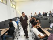 رئيس جامعة العريش يتفقد سير الاختبارات الإلكترونية