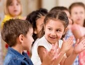 كيف تؤثر العادات الأسرية فى تشكيل شخصية الطفل؟ الحوار يبنى الثقة