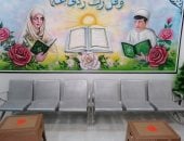 أحد الأهالى تبرع بالمبنى والجهود الذاتية تحوّل الحلم إلى حقيقة.. مدرسة القرآن الكريم فى مدينة نقادة بقنا منارة لتعليم أمور الدين.. تستقبل 2000 دارس طوال العام وتفتح أبوابها لمختلف الأعمار.. صور