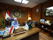 الشيخ أيمن عبدالغني والدكتور الشرقاوي يجتمعان برؤساء لجان الثانوية الأزهرية 