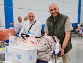 مطار القاهرة يواصل استقبال ضيوف الرحمن العائدين من الأراضي المقدسة.. صور