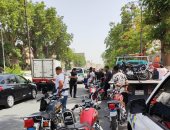 سحب رخص 34 دراجة نارية وتوك توك مخالف بأسوان.. صور