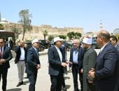 رئيس الوزراء يتفقد أعمال ترميم وإعادة إحياء مسجد المسبح والمنطقة المحيطة