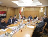 محافظ قنا يناقش مع النواب مطالب المواطنين وأبرز الملفات التنموية.. صور