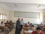 مدير عام التعليم بمنطقة الغربية الأزهرية يتفقد لجان امتحانات الثانوية بزفتى